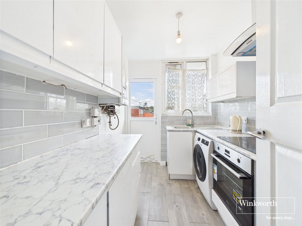 Property photo 1 of 9 Seperate Kitchen