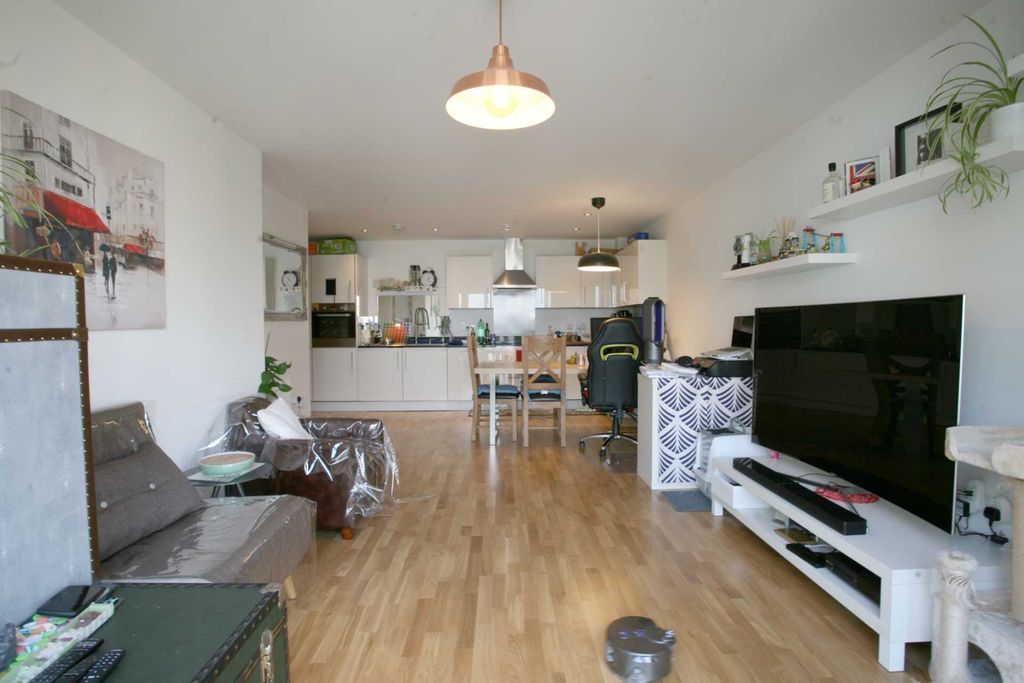 Property photo 3 of 8