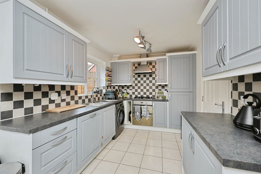 Property photo 3 of 18