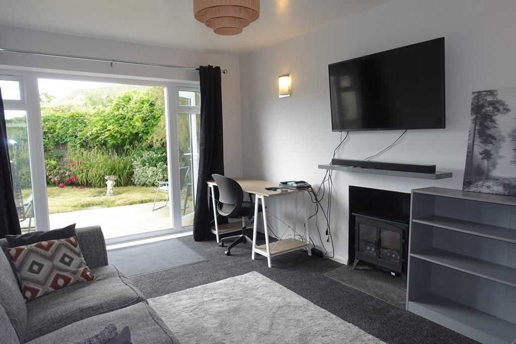 Property photo 2 of 25 Lounge Diner