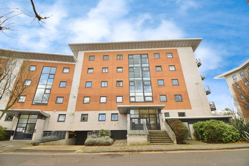 Property photo 1 of 20