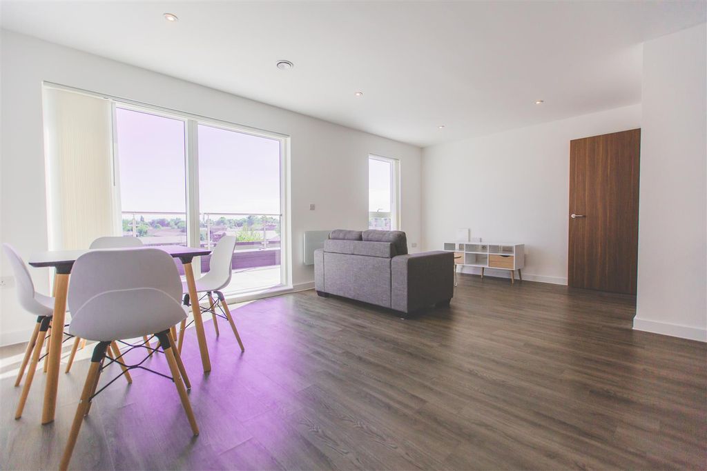 Property photo 3 of 11 Barrel Yard - Pent House-2.Jpg