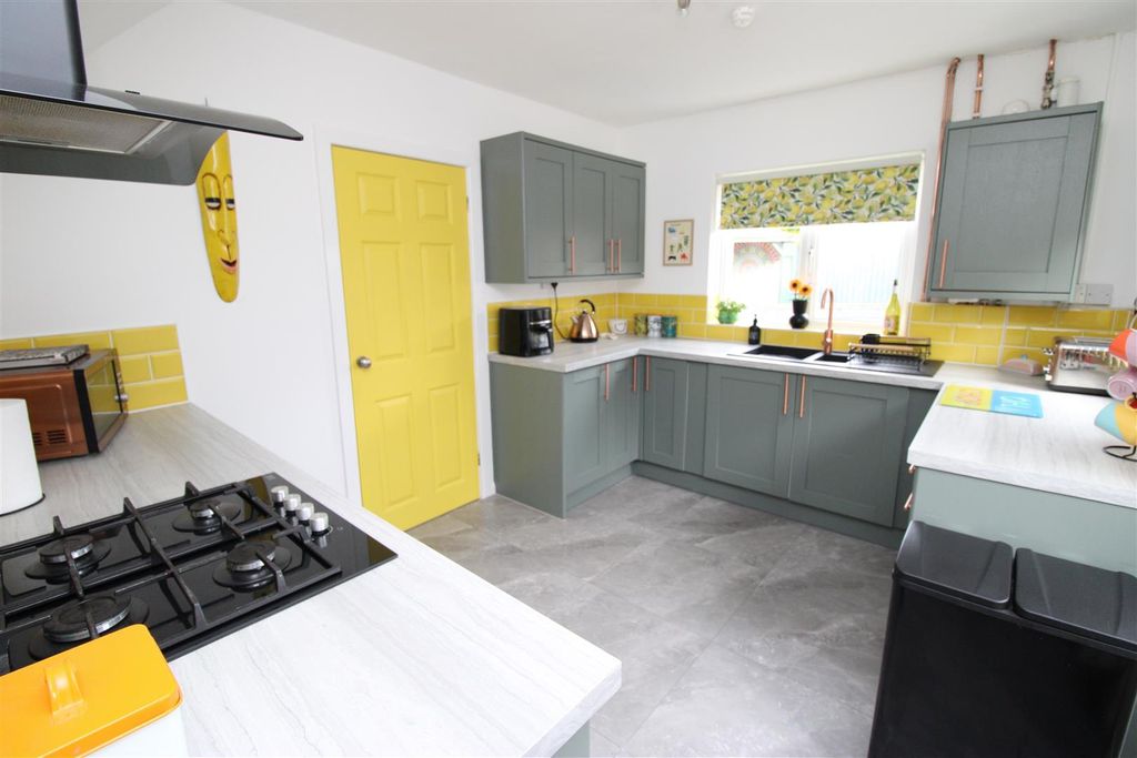 Property photo 2 of 16 Img_8909.Jpg