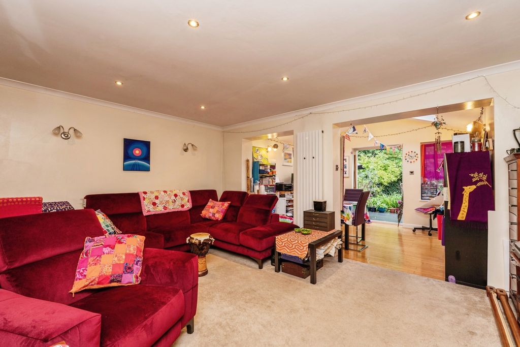 Property photo 2 of 17 Pbox-Img.Jpg