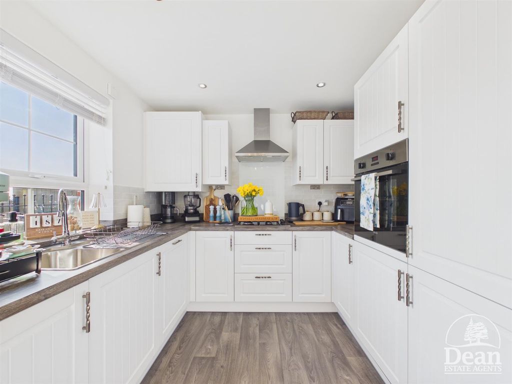 Property photo 2 of 22