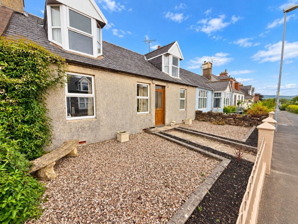 Property photo 2 of 31