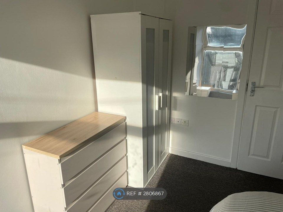 Property photo 1 of 3