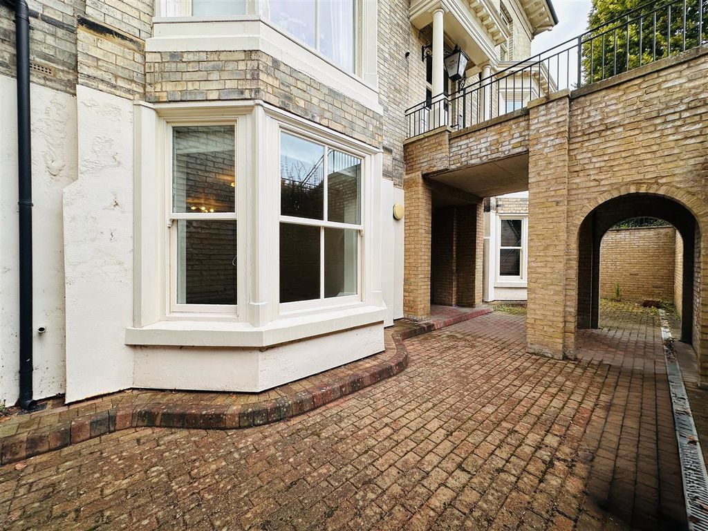 Property photo 2 of 13