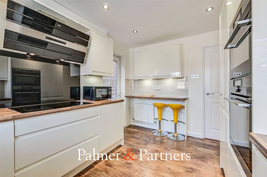 Property photo 3 of 19 Picture No. 06