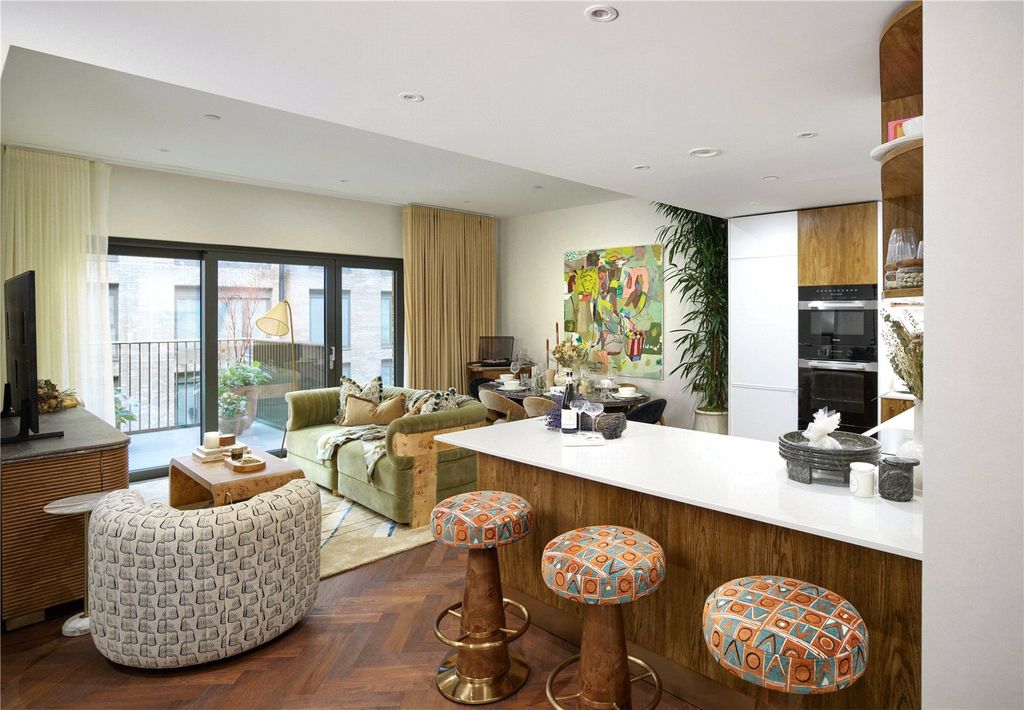 Property photo 3 of 14 Living Room