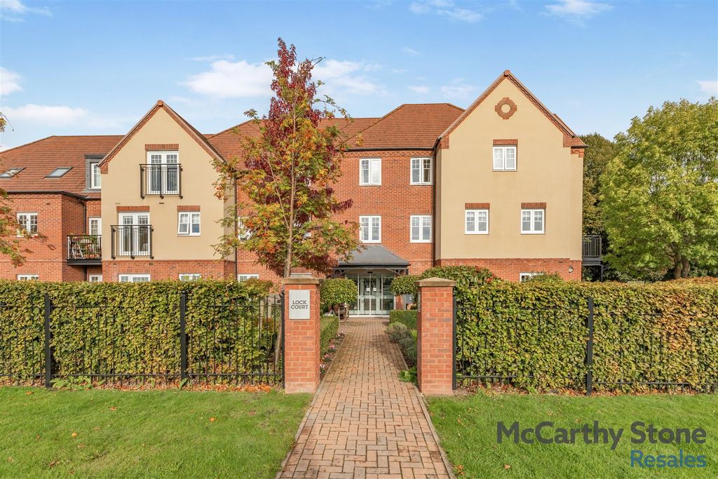 Property photo 2 of 27 8664601-Exterior09.Jpg