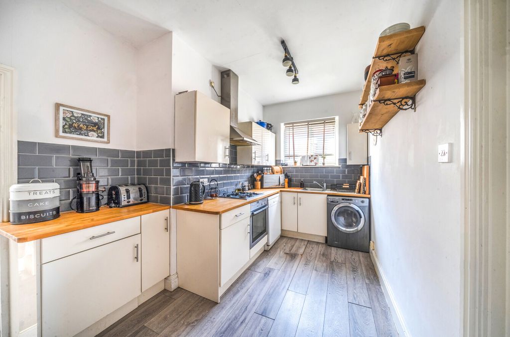 Property photo 3 of 14 1356526-22-68cd63...