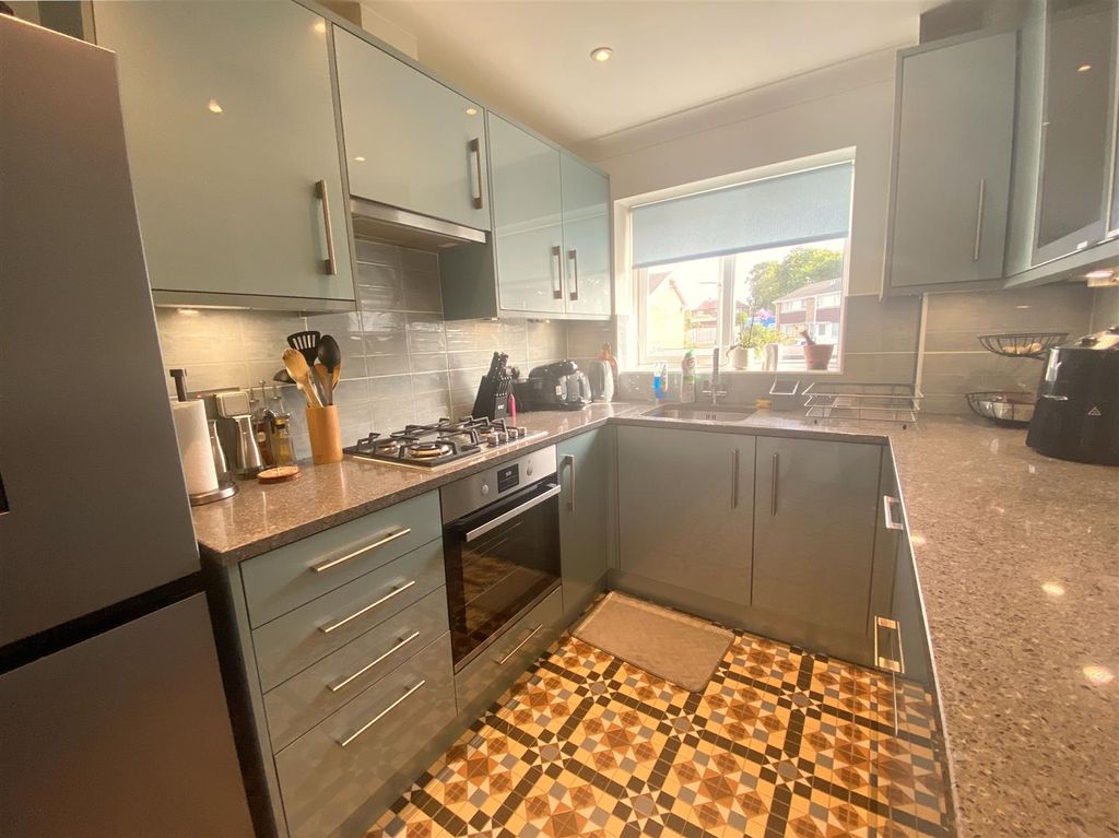Property photo 2 of 10 Kitchen.Jpg