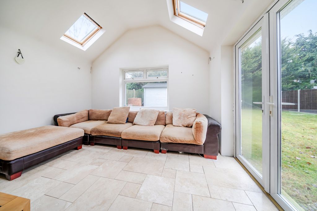 Property photo 3 of 10