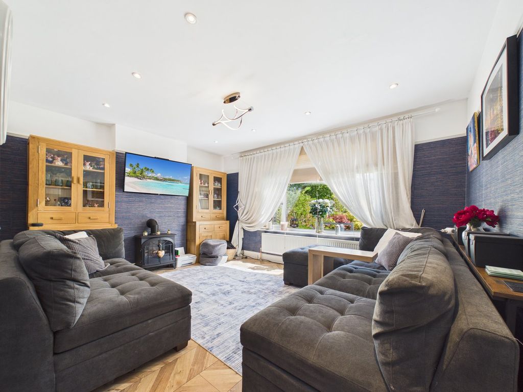 Property photo 3 of 26