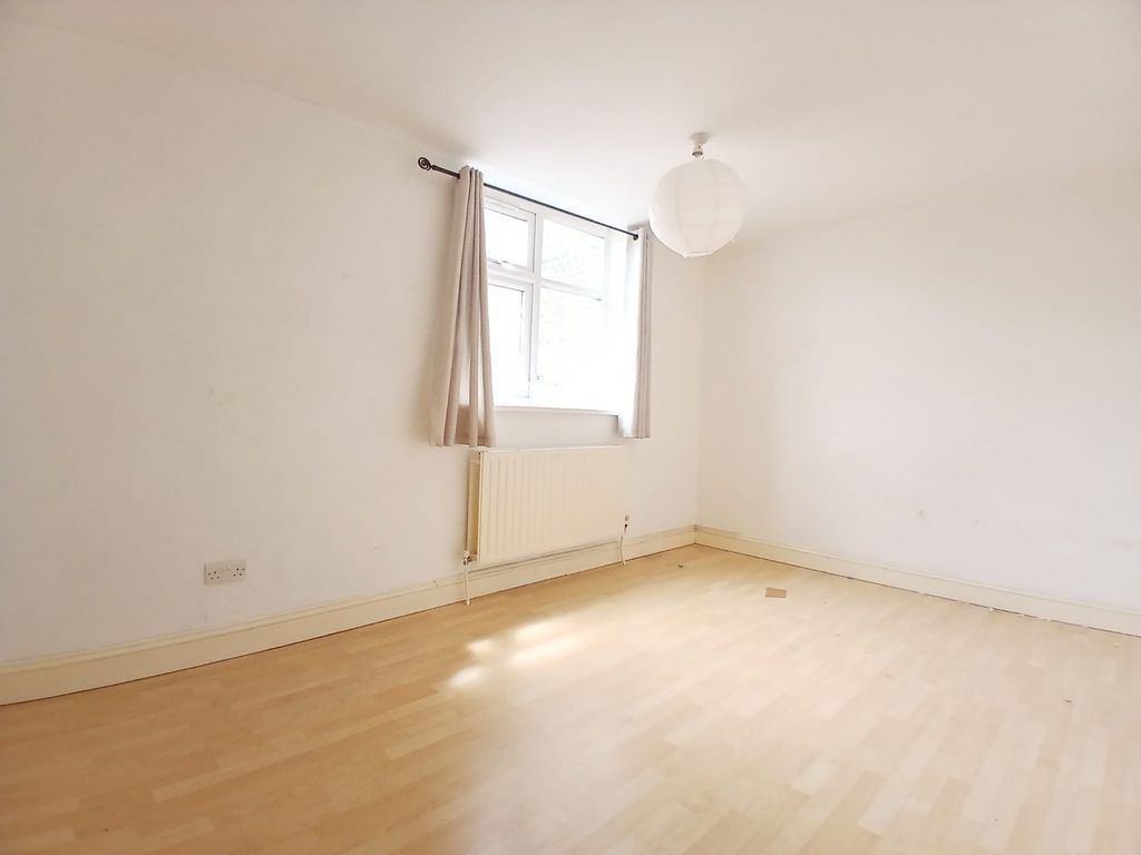 Property photo 3 of 16 Bedroom 1