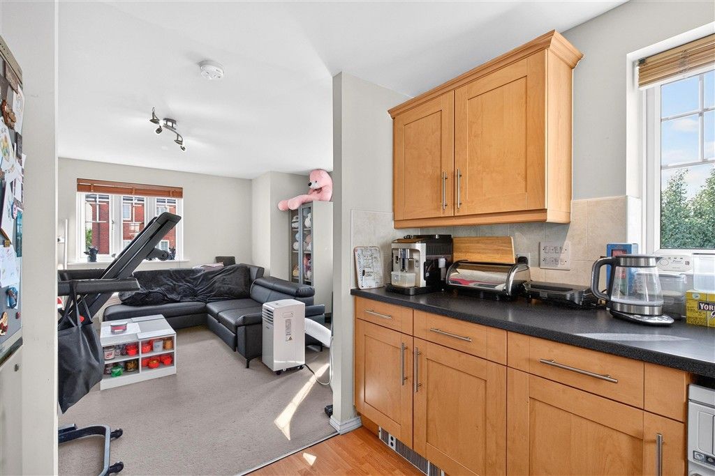 Property photo 1 of 10 Kitchen/Living Room