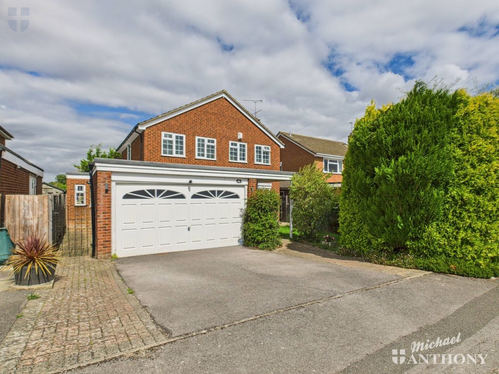 Property photo 1 of 22 Cam03852G0-Pr0377-Still029