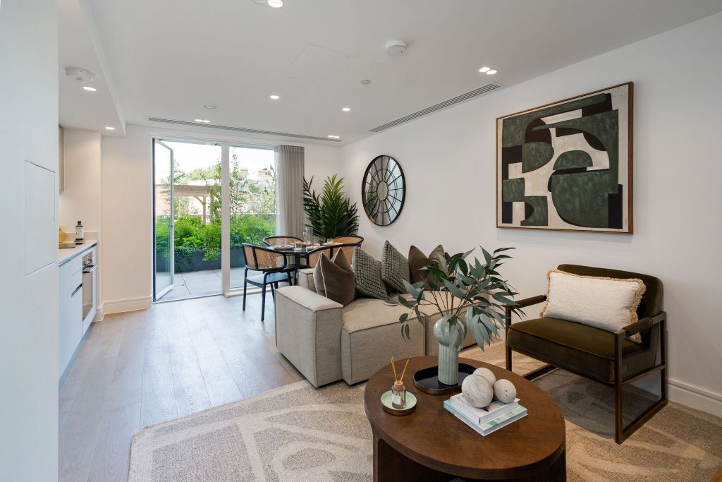 Property photo 1 of 17 93440_Empire-House- (15)_Low.Jpg