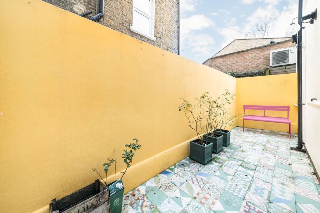 Property photo 3 of 8