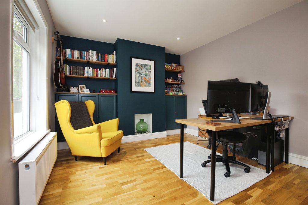 Property photo 2 of 13