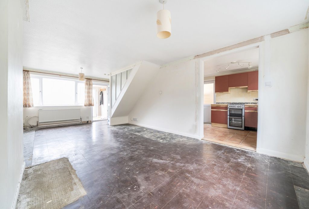 Property photo 3 of 10 1364121-12-68Ed11...