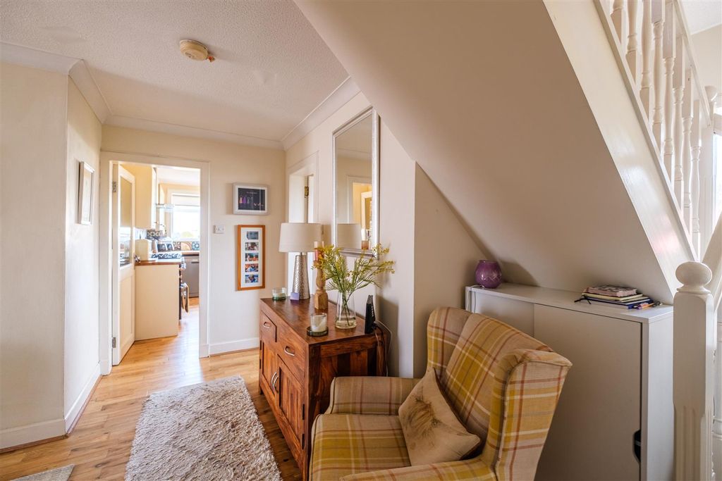 Property photo 2 of 29 Crosshill Avenue-11.Jpg