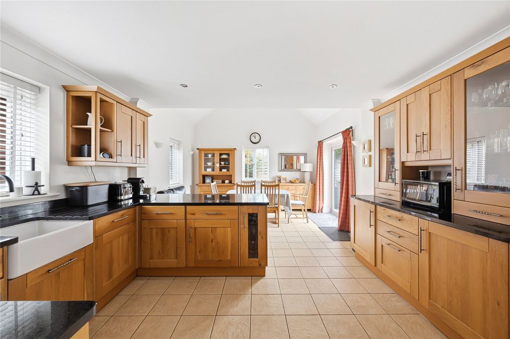 Property photo 1 of 24 Picture No. 16