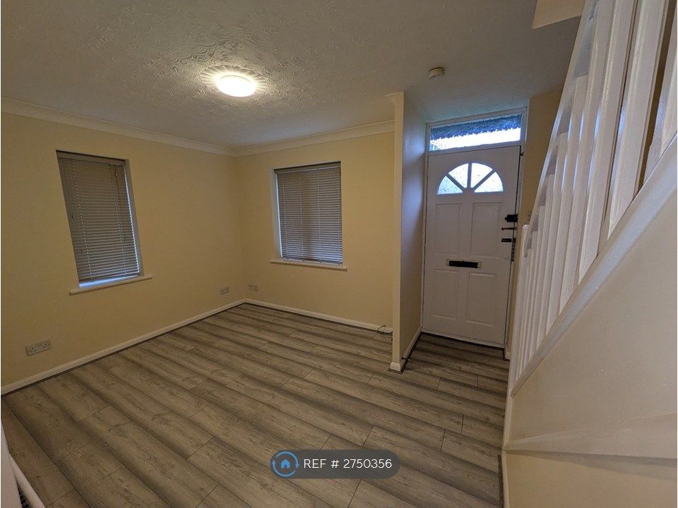 Property photo 3 of 12 Living Room