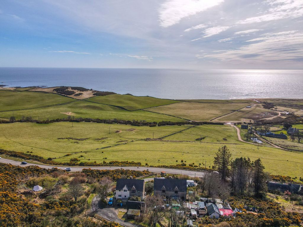 Property photo 2 of 26