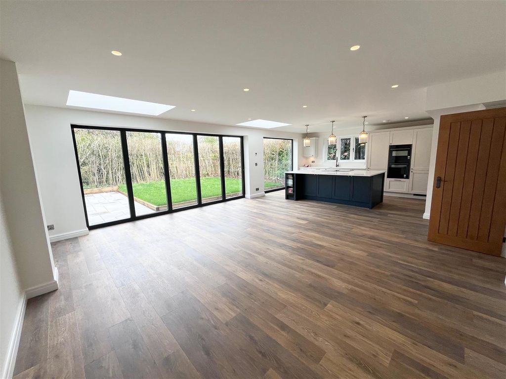 Additional image 4 of 5 bed detached house to rentKnutsford Road, Wilmslow SK9
