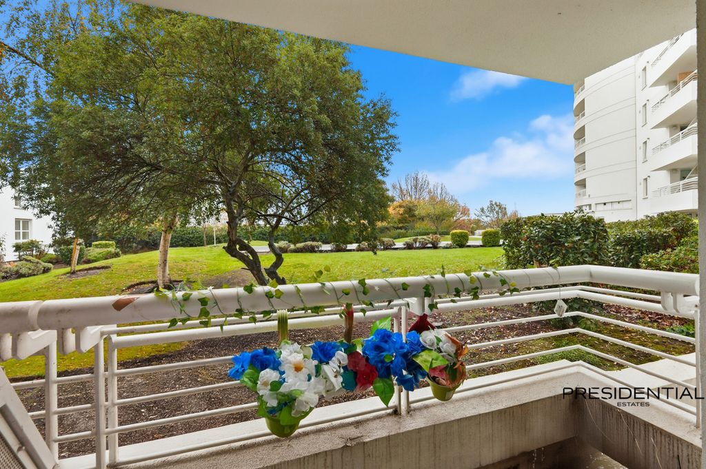 Property photo 2 of 31