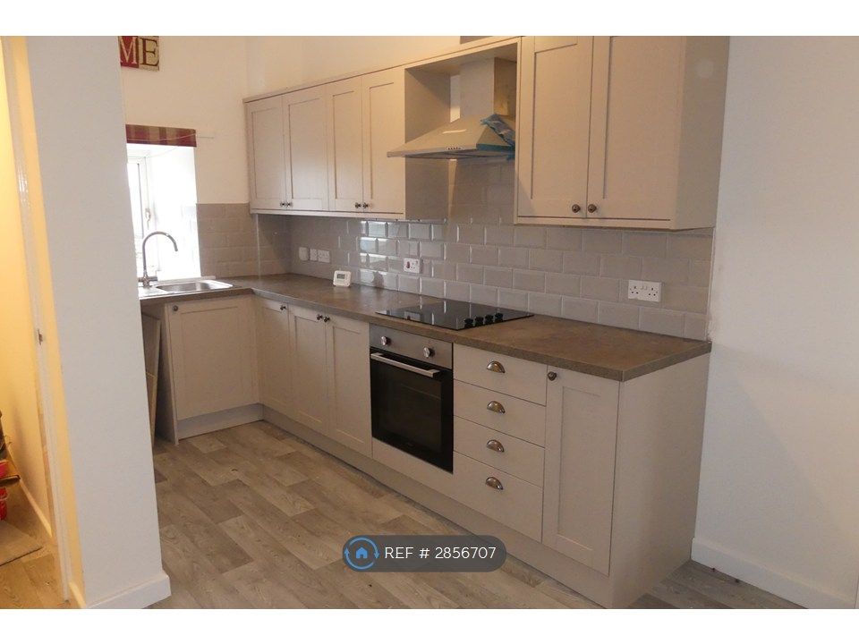 Property photo 3 of 7 Kitchen