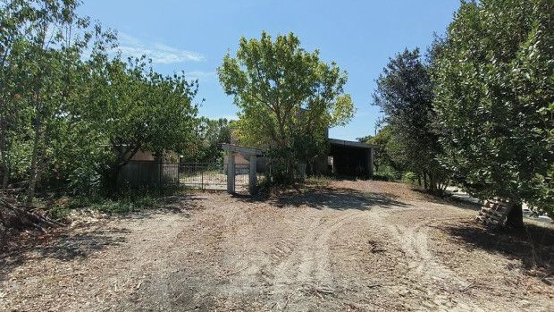Property photo 2 of 20