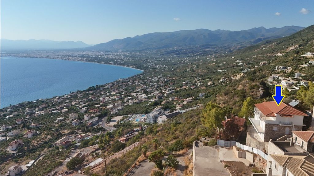 Property photo 2 of 34