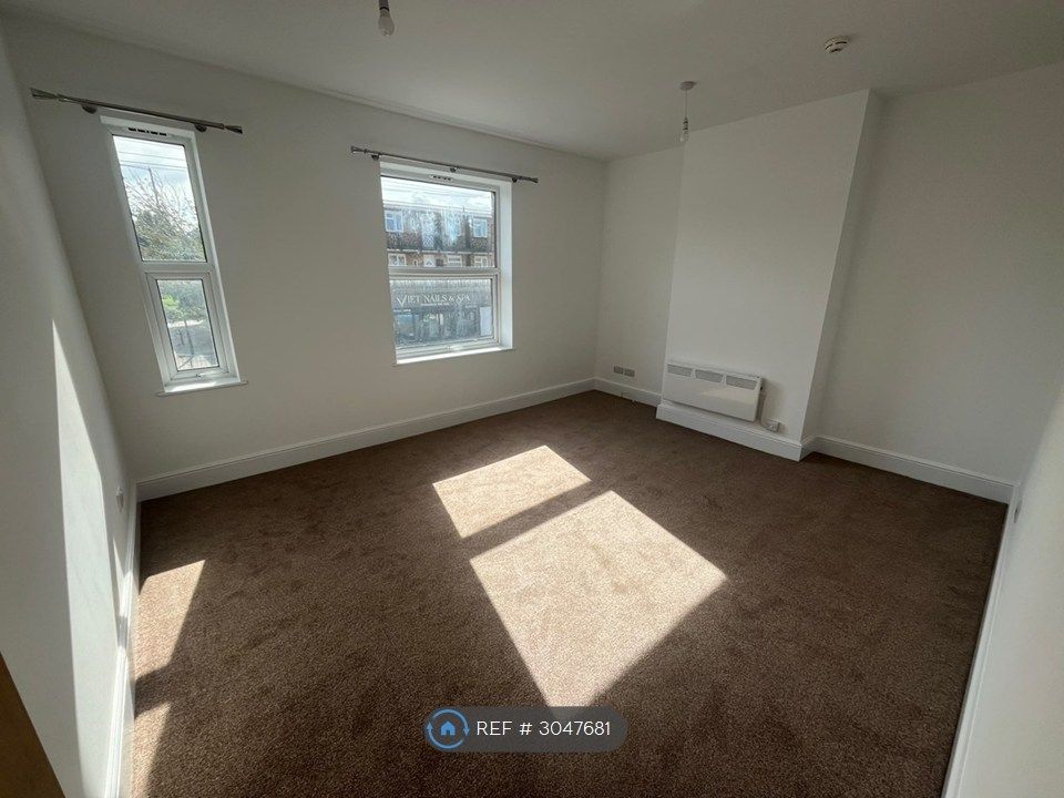 Property photo 2 of 7 Living Room
