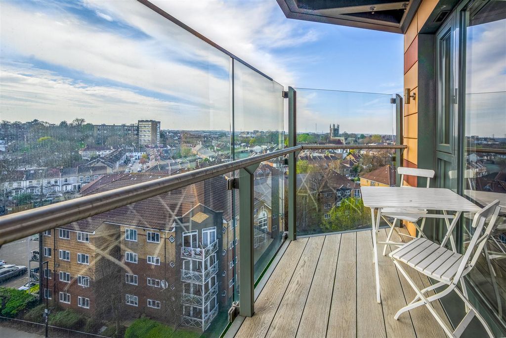 Property photo 1 of 13 20 To Let 2 Bedroom Flat Croydon Www.Islingtonpro