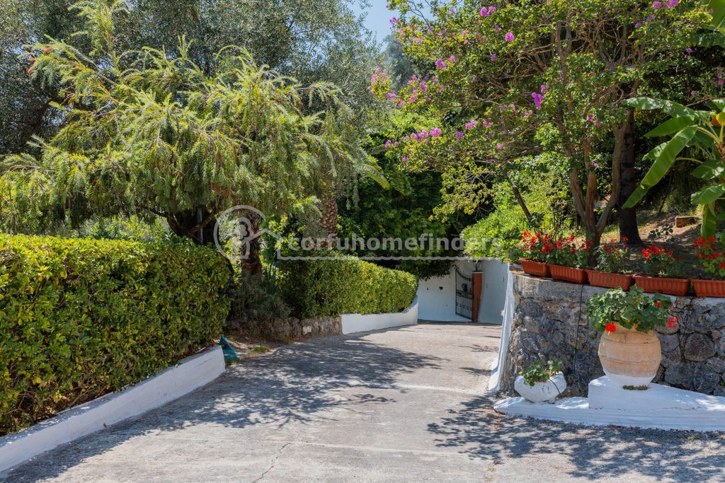 Property photo 3 of 21 Entrance Road