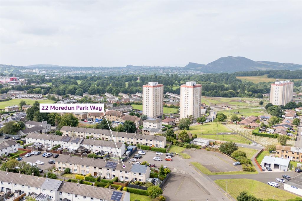 Property photo 2 of 15 22_Moredun_Park_Way-02.Jpg