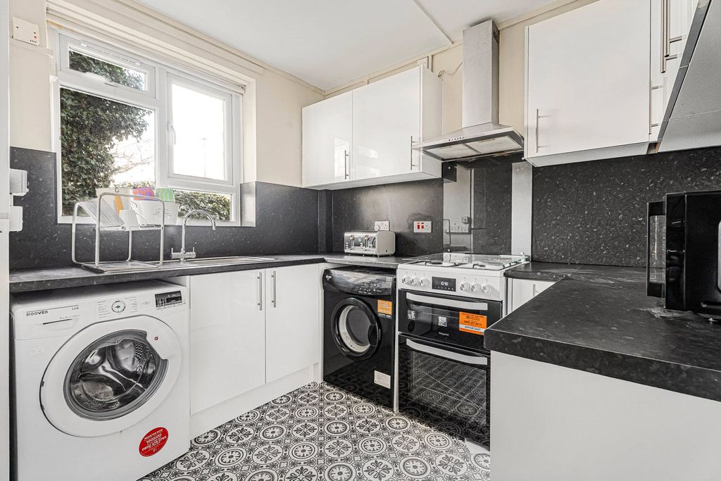 Property photo 2 of 21 Kitchen