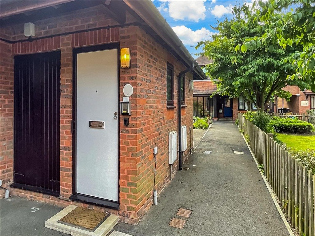 Property photo 1 of 11 Front