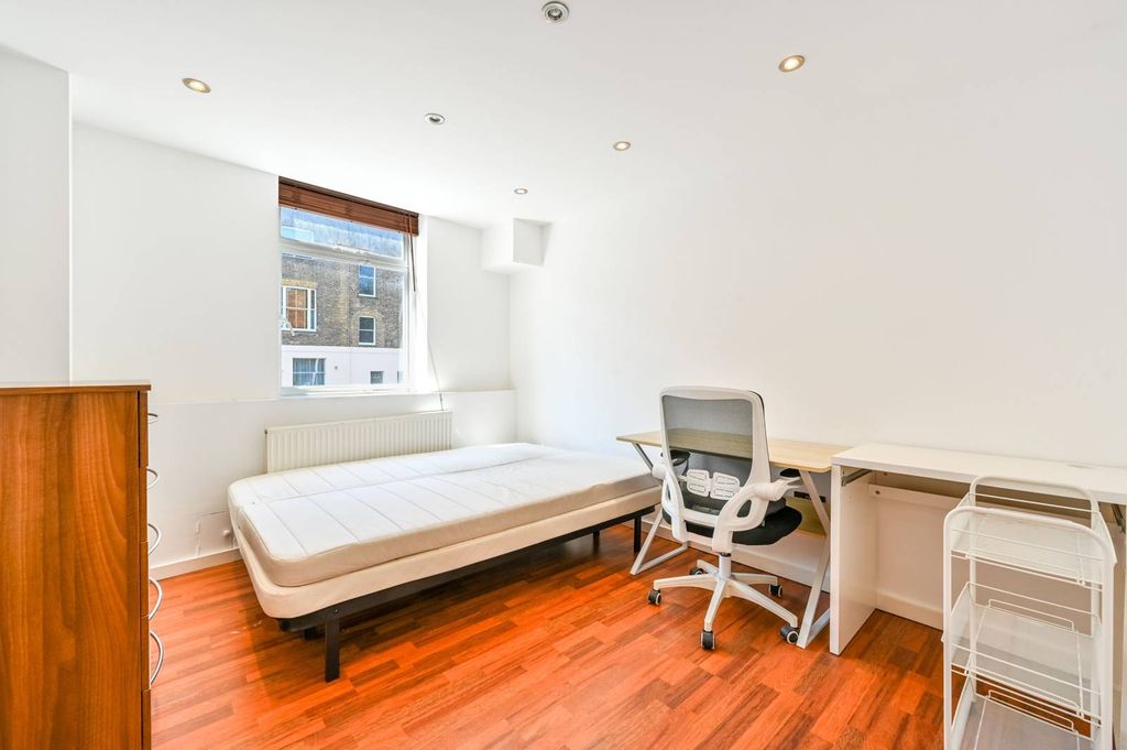 Property photo 3 of 6