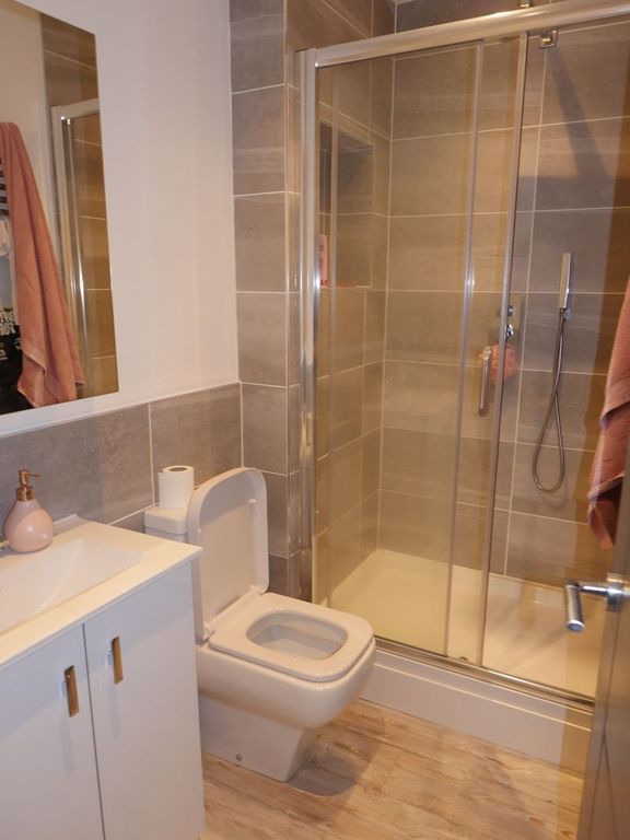 Property photo 3 of 8 Photo 7