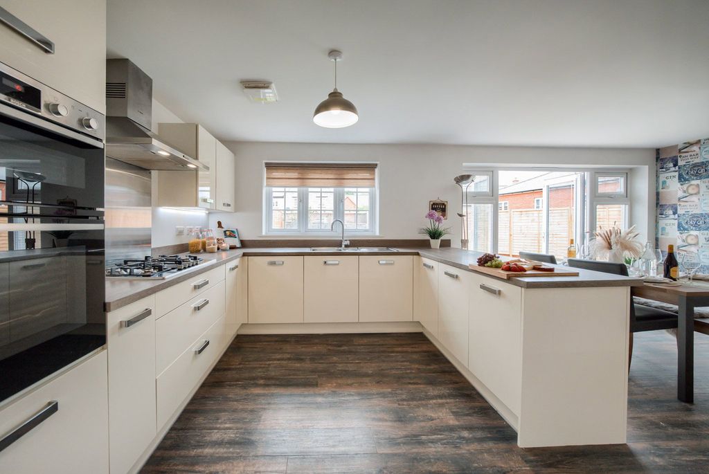 Property photo 2 of 17