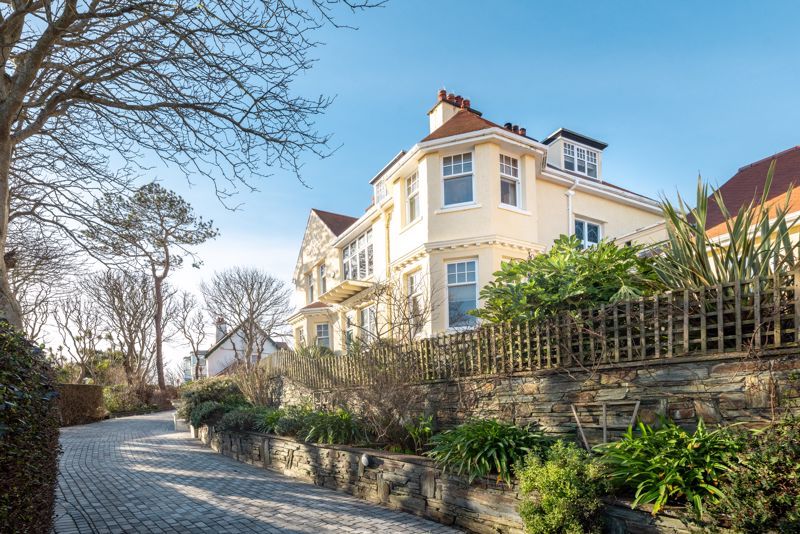 Property photo 3 of 51 Willoughby