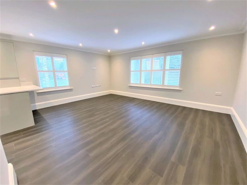 Property photo 2 of 10 Photo 4