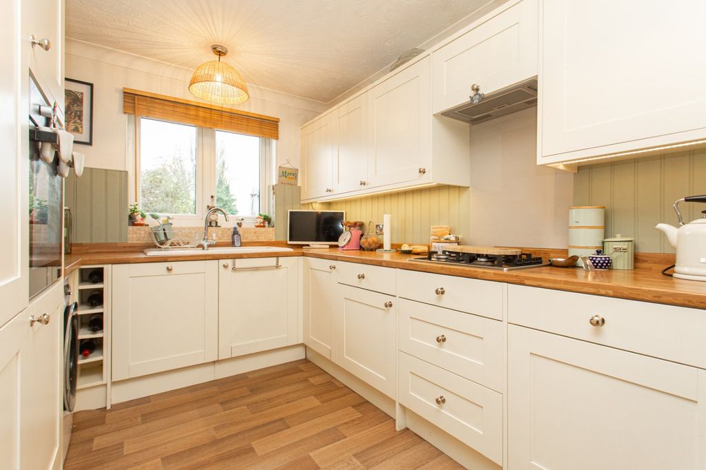 Property photo 3 of 18 Picture 3