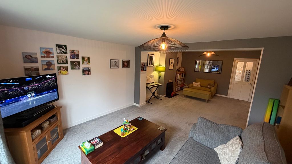 Property photo 3 of 10 Living Room