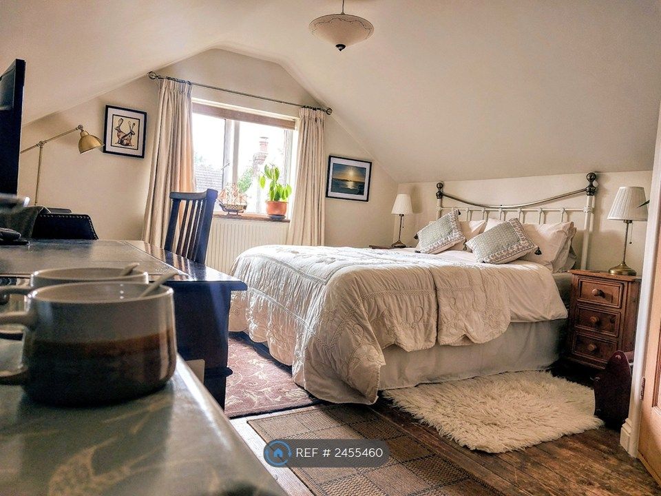 Property photo 1 of 24 Kingsize Ensuite Room