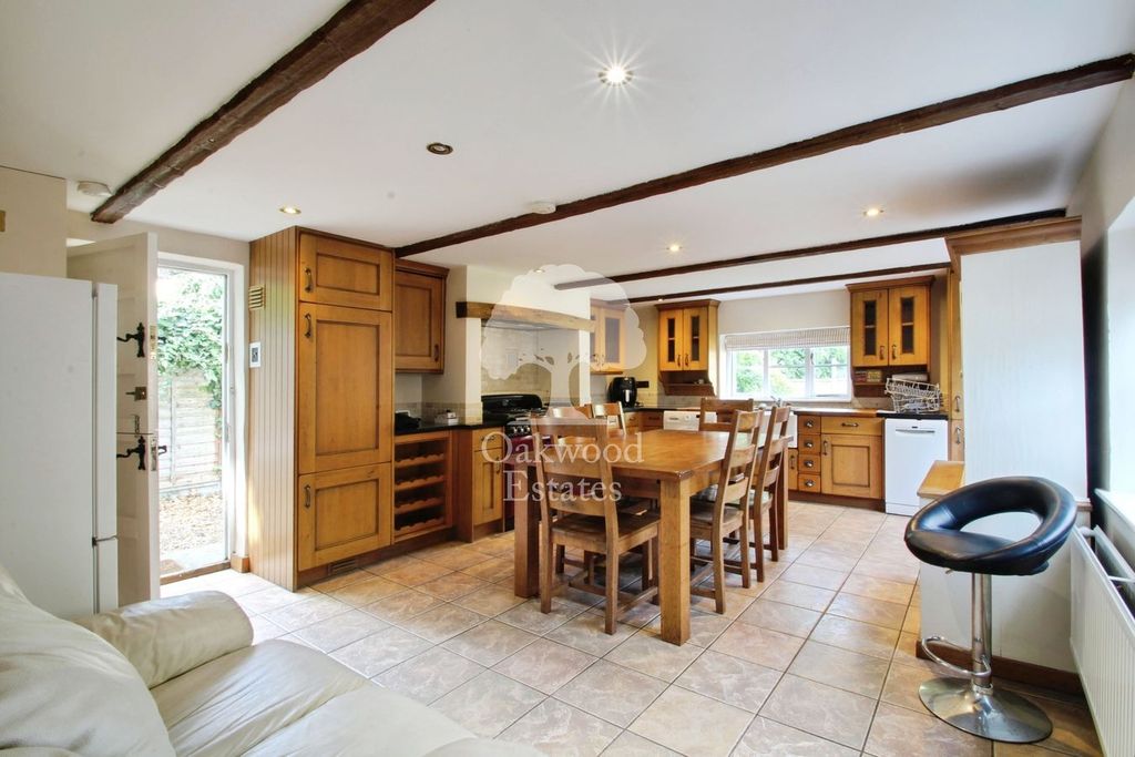 Property photo 2 of 16